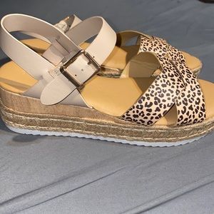 Bamboo brand, size 10 Cheetah Print Wedges
